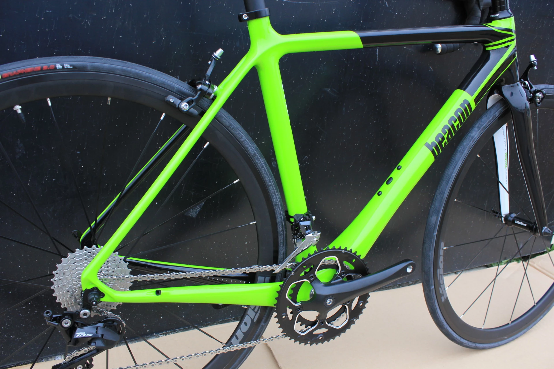 DEDACCIAI Vélo BEACON Carbone BF 100 Noir/vert Flash 7 DEDACCIAI Vélo BEACON Carbone BF 100 Noir/vert Flash – Image 5