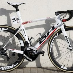 Vélo BH G7 PRO Shimano Ultégra 8000 11V Noir/jaune Flash Vernis 10 Vélo BH G7 PRO Shimano Ultégra 8000 11V Noir/jaune Flash Vernis -Vélos de Route Soldes BH G7 arkea 1