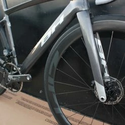 Vélo BH G8 DISC « Limited Edition » SRAM Force AXS 12V Gris -Vélos de Route Soldes BH G8 gris force 12V 3