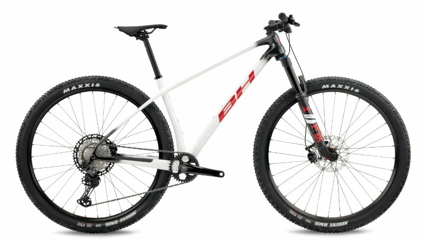 LEADER FOX VTT BH ULTIMATE RC 7.7 Carbone Shimano XT 12V 2022 Blanc 3 LEADER FOX VTT BH ULTIMATE RC 7.7 Carbone Shimano XT 12V 2022 Blanc