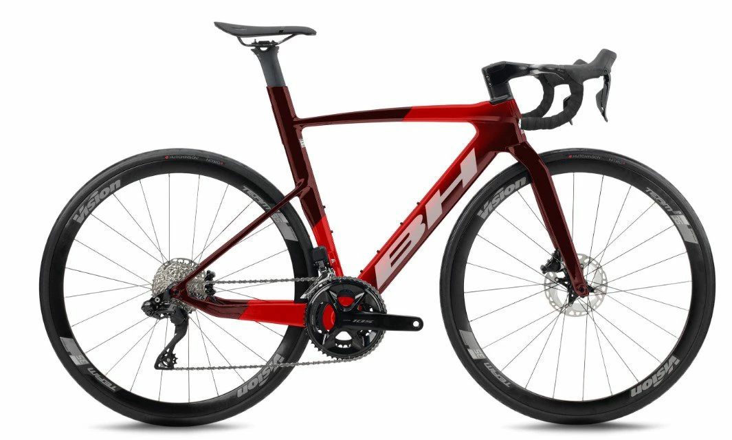 Vélo BH AEROLIGHT 6.0 SHIMANO 105 Di2 12V 2023 Rouge 2 Vélo BH AEROLIGHT 6.0 SHIMANO 105 Di2 12V 2023 Rouge