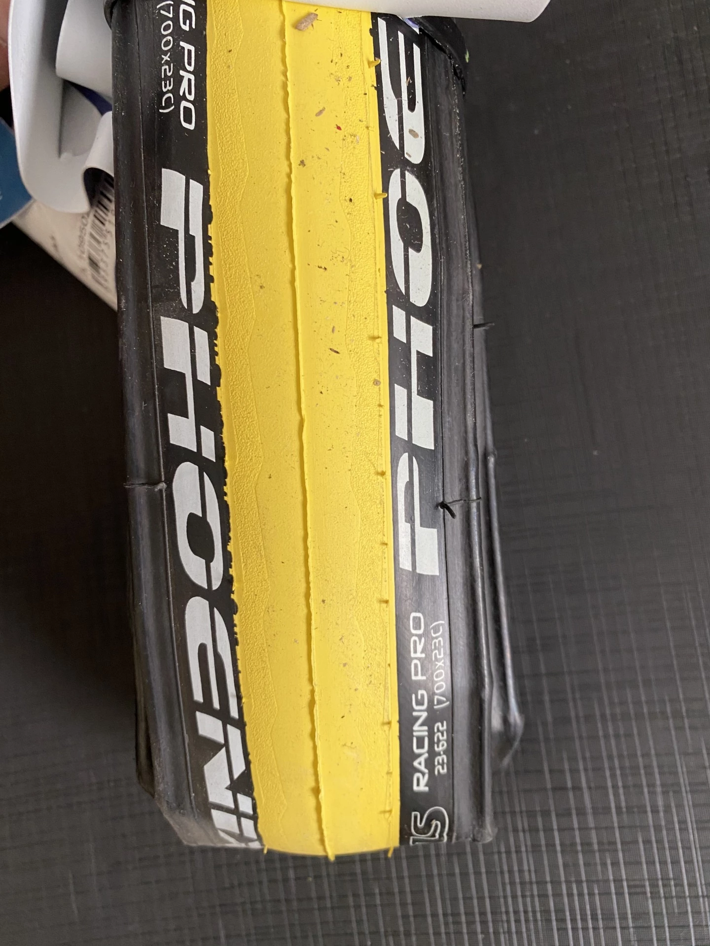 Pneu MITAS PHOENIX Racing Pro Noir/jaune 700x23c 4 Pneu MITAS PHOENIX Racing Pro Noir/jaune 700x23c – Image 2