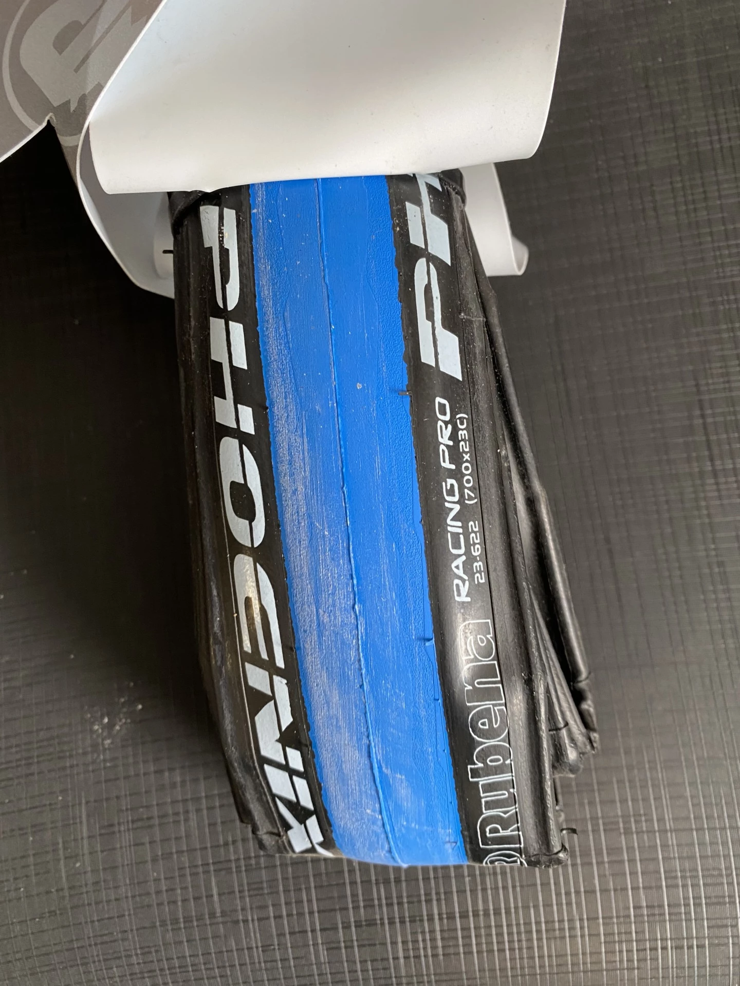 Pneu RUBENA PHOENIX Racing Pro Noir/bleu 700x23c 4 Pneu RUBENA PHOENIX Racing Pro Noir/bleu 700x23c – Image 2