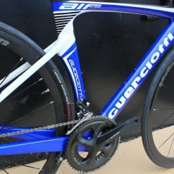 Vélo GUERCIOTTI EUREKA AIR Carbone Shimano Ultégra 8000 11V Bleu/blanc 11 Vélo GUERCIOTTI EUREKA AIR Carbone Shimano Ultégra 8000 11V Bleu/blanc -Vélos de Route Soldes guerciotti bleu 4 scaled 1