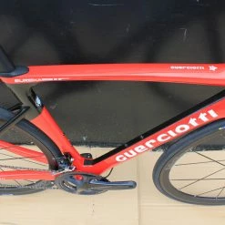 Vélo GUERCIOTTI EUREKA AIR Carbone Shimano Ultégra 8000 11V Noir/rouge 9 Vélo GUERCIOTTI EUREKA AIR Carbone Shimano Ultégra 8000 11V Noir/rouge -Vélos de Route Soldes guerciotti rouge noir 2 scaled 1
