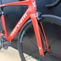 Vélo GUERCIOTTI EUREKA AIR Carbone Shimano Ultégra 8000 11V Noir/rouge 10 Vélo GUERCIOTTI EUREKA AIR Carbone Shimano Ultégra 8000 11V Noir/rouge -Vélos de Route Soldes guerciotti rouge noir 3 scaled 1