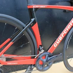 Vélo GUERCIOTTI EUREKA AIR Carbone Shimano Ultégra 8000 11V Noir/rouge 11 Vélo GUERCIOTTI EUREKA AIR Carbone Shimano Ultégra 8000 11V Noir/rouge -Vélos de Route Soldes guerciotti rouge noir 4 scaled 1