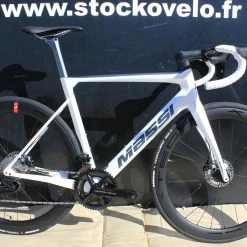 BH Vélo MASSI ARROW Race Carbone Shimano 105 Di2 12V Blanc